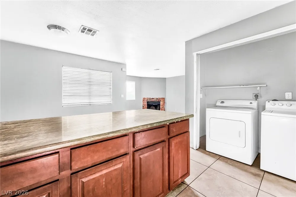 6914 Appleton Drive Las Vegas, NV 89156
