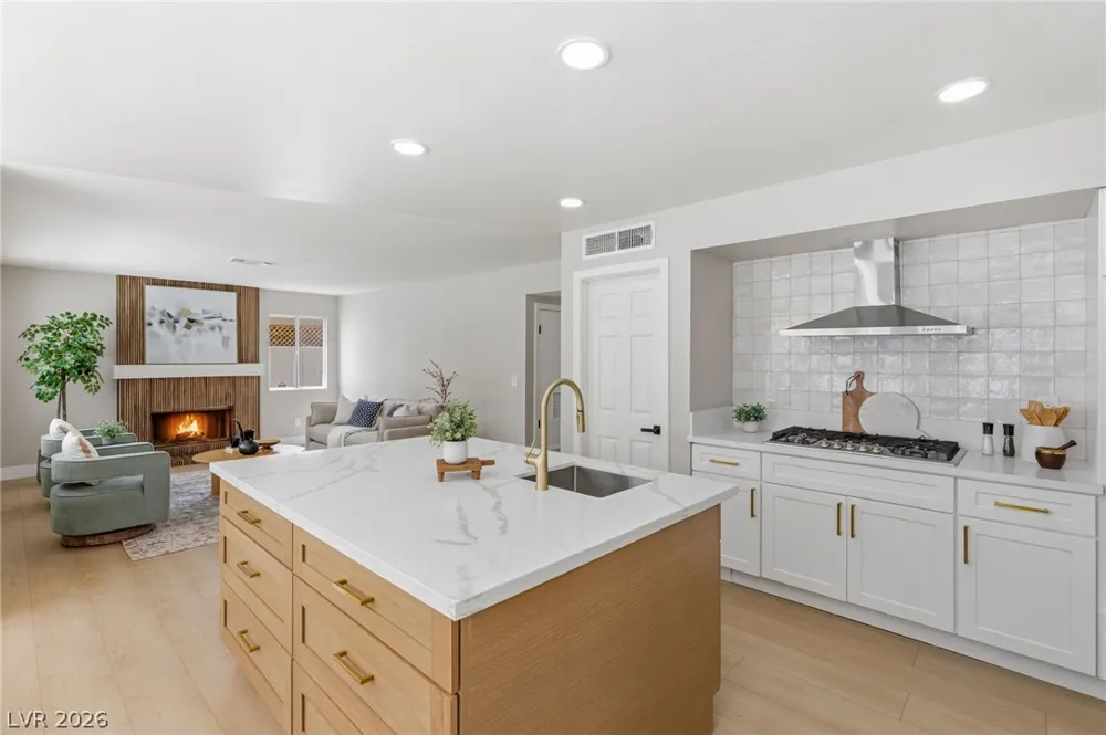 9725 Cascade Falls Avenue Las Vegas, NV 89117