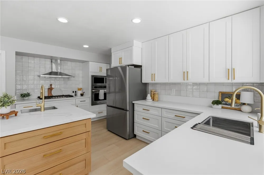 9725 Cascade Falls Avenue Las Vegas, NV 89117