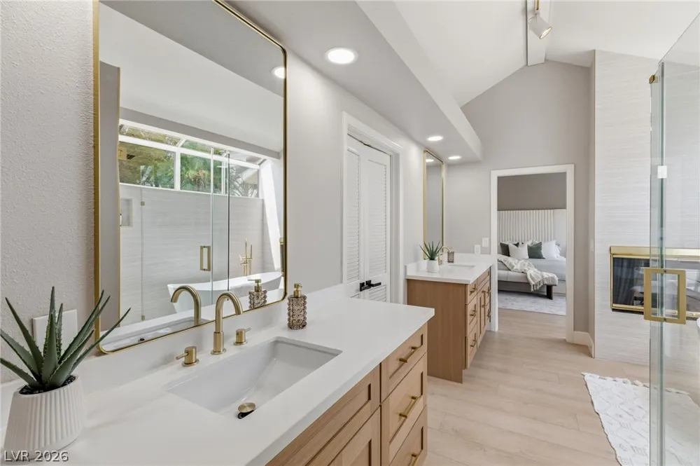 9725 Cascade Falls Avenue Las Vegas, NV 89117