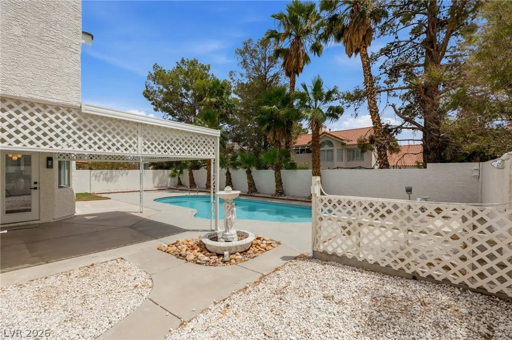 9725 Cascade Falls Avenue Las Vegas, NV 89117