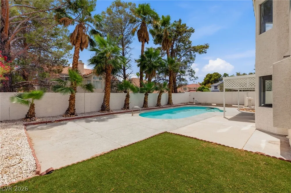 9725 Cascade Falls Avenue Las Vegas, NV 89117