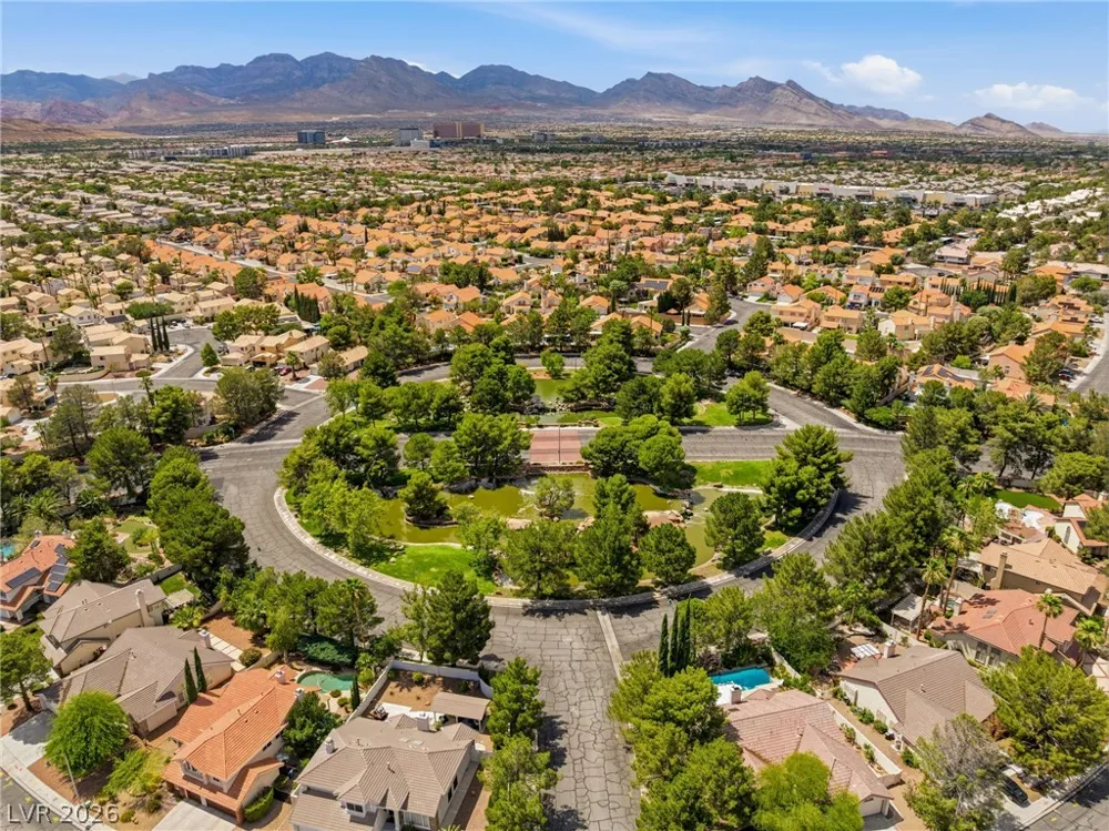 9725 Cascade Falls Avenue Las Vegas, NV 89117