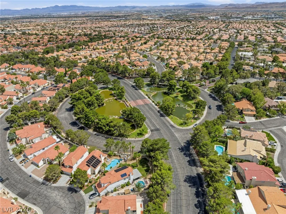 9725 Cascade Falls Avenue Las Vegas, NV 89117