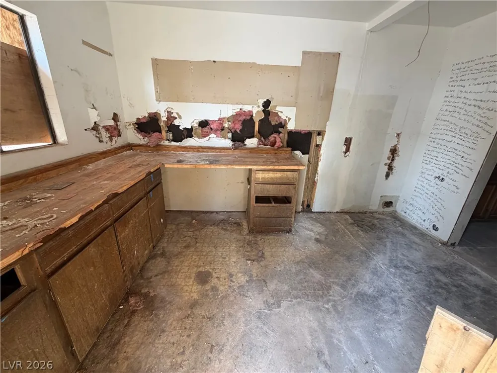 2319 La Puente Street Las Vegas, NV 89115