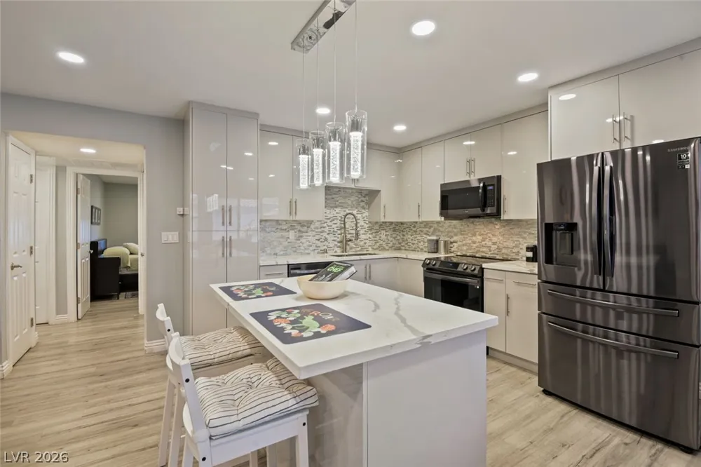 2720 Beaver Creek Court #202 Las Vegas, NV 89117