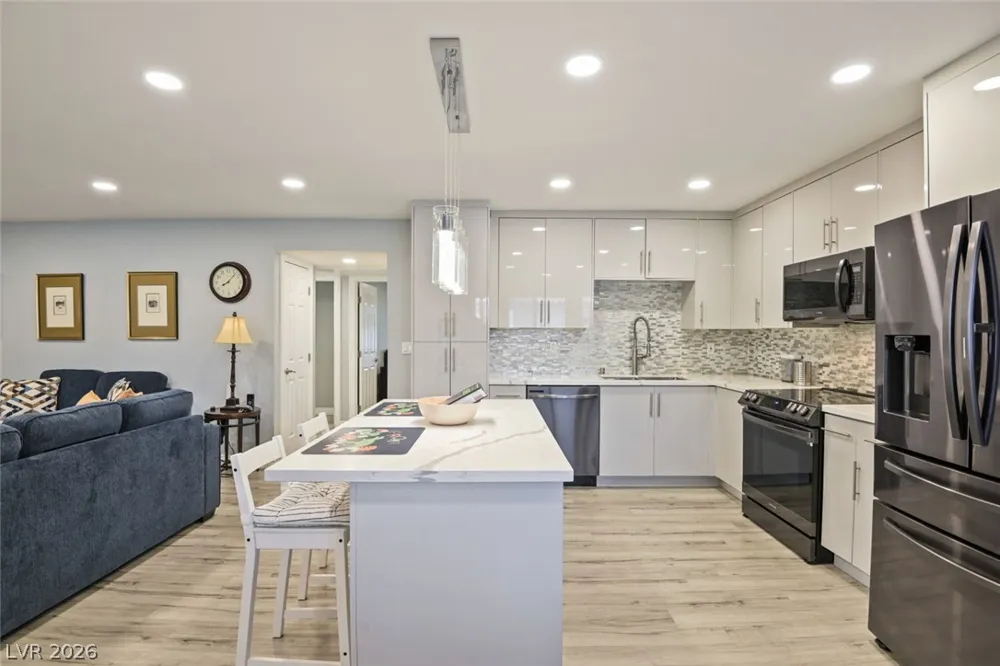 2720 Beaver Creek Court #202 Las Vegas, NV 89117