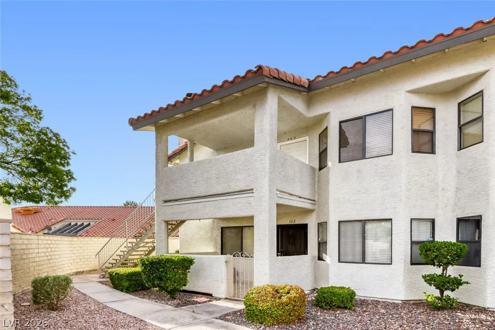 2720 Beaver Creek Court #202 Las Vegas, NV 89117