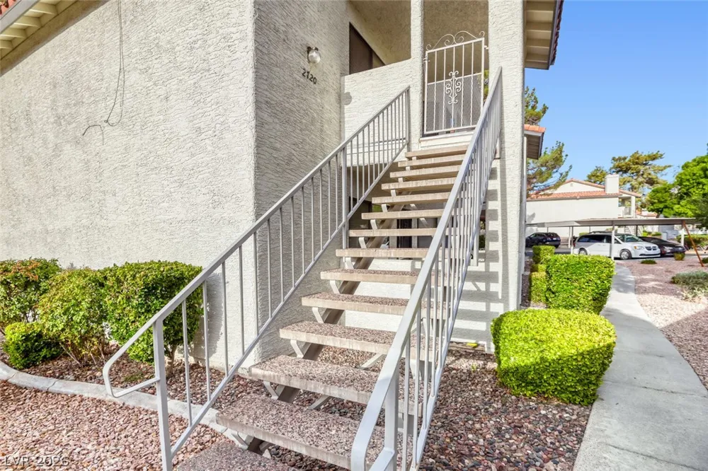 2720 Beaver Creek Court #202 Las Vegas, NV 89117