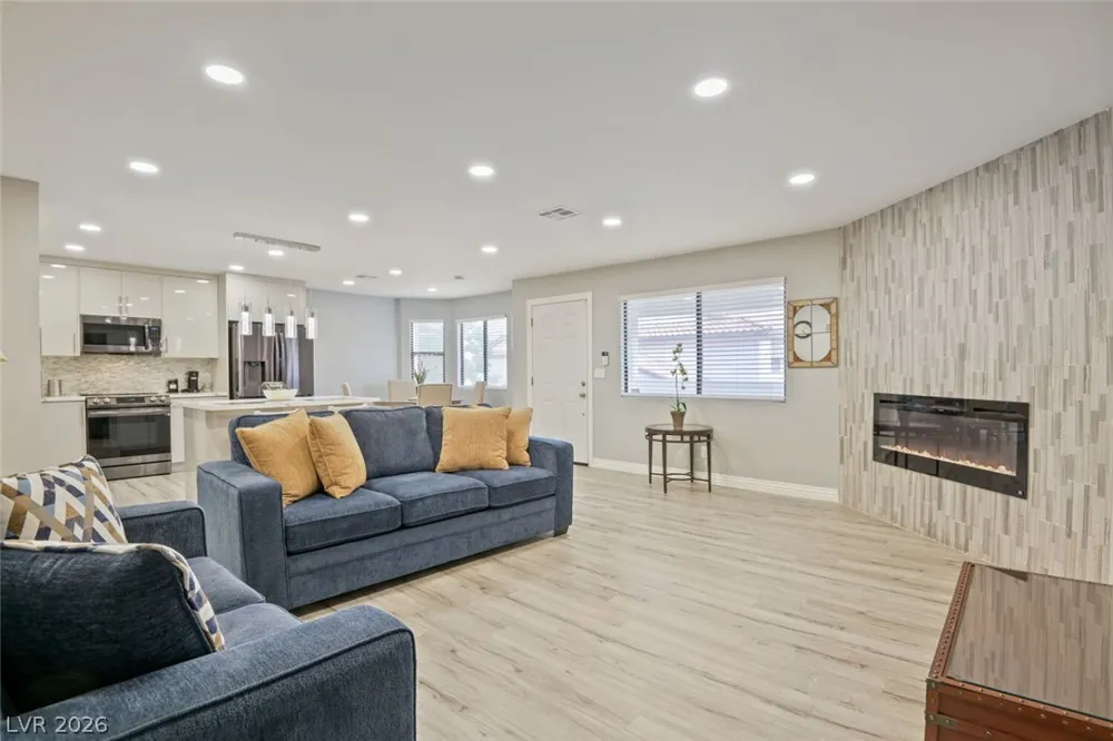 2720 Beaver Creek Court #202 Las Vegas, NV 89117