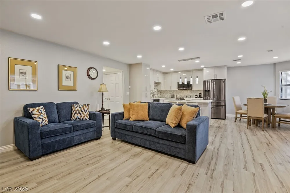 2720 Beaver Creek Court #202 Las Vegas, NV 89117