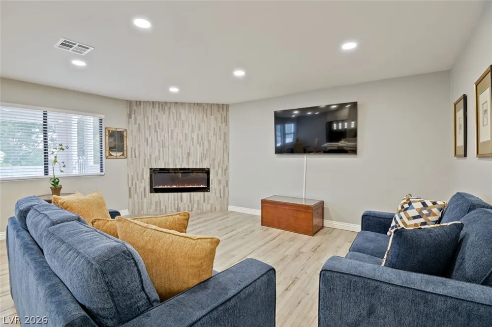 2720 Beaver Creek Court #202 Las Vegas, NV 89117
