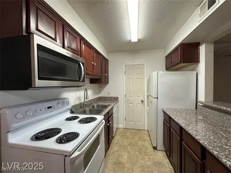 2606 S Durango Drive #172 Las Vegas, NV 89117