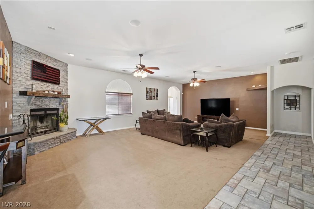 3890 Oakleaf Avenue Pahrump, NV 89048