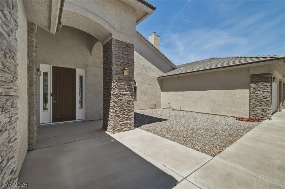 3890 Oakleaf Avenue Pahrump, NV 89048