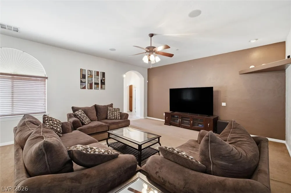 3890 Oakleaf Avenue Pahrump, NV 89048