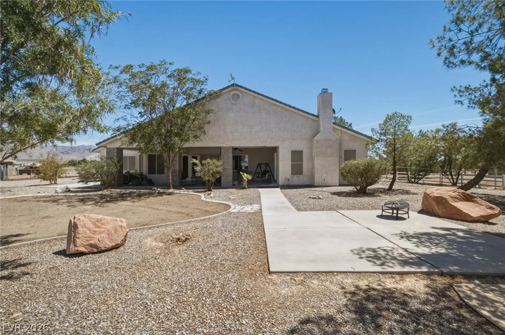 3890 Oakleaf Avenue Pahrump, NV 89048