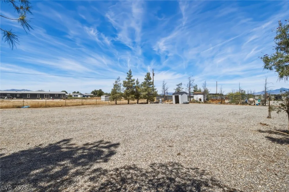 3890 Oakleaf Avenue Pahrump, NV 89048