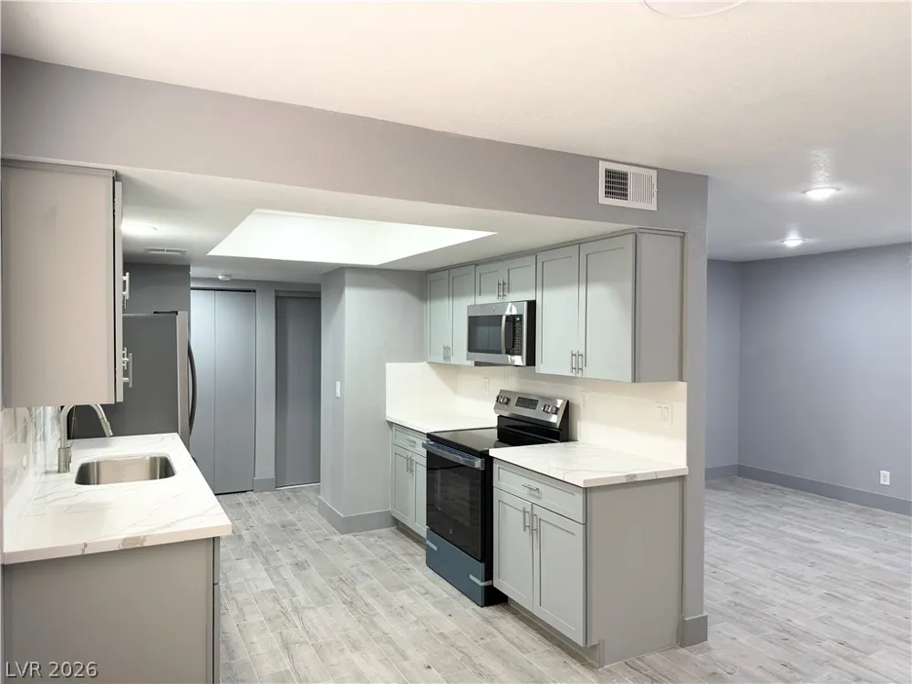 4160 Gannet Circle #341 Las Vegas, NV 89103