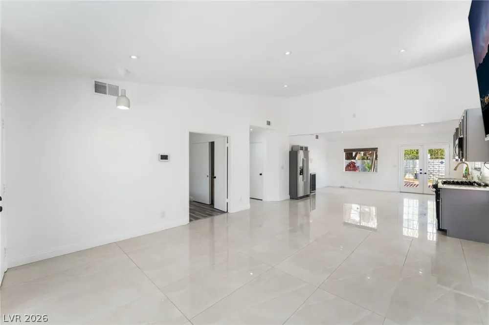 9028 Cypress Point Way Las Vegas, NV 89117