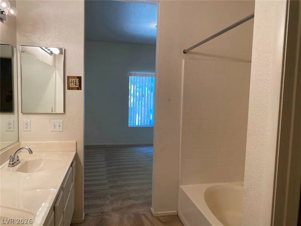 251 S Green Valley Parkway #1012 Henderson, NV 89012