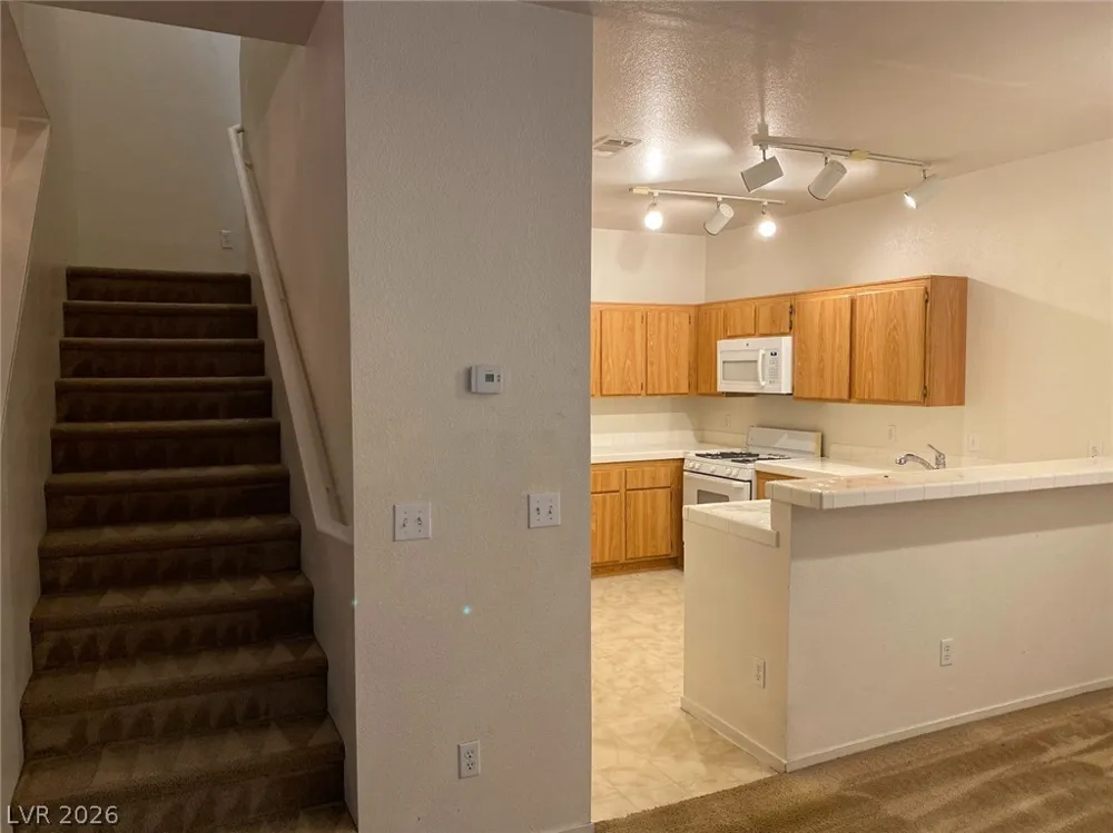 251 S Green Valley Parkway #1012 Henderson, NV 89012