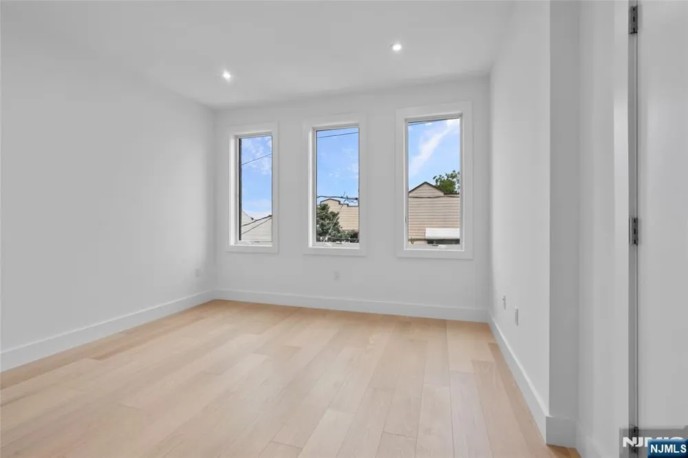1409 85th Street North Bergen, NJ 07047