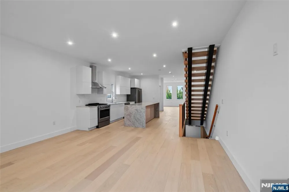 1409 85th Street North Bergen, NJ 07047