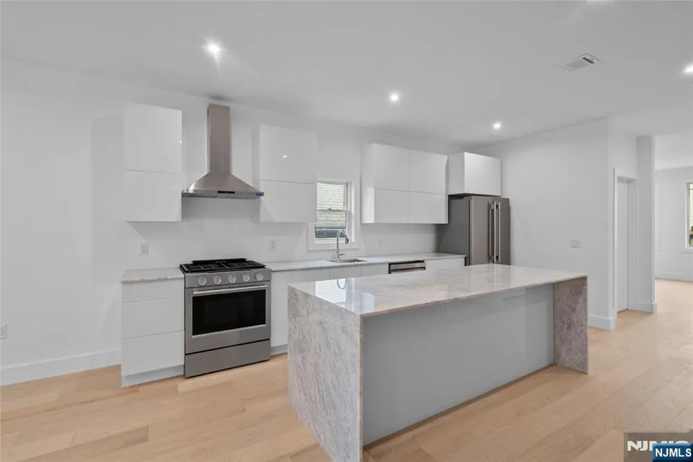 1409 85th Street North Bergen, NJ 07047