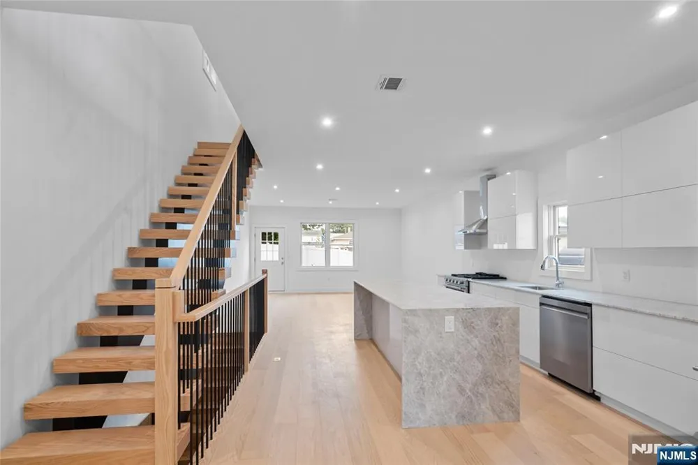 1409 85th Street North Bergen, NJ 07047