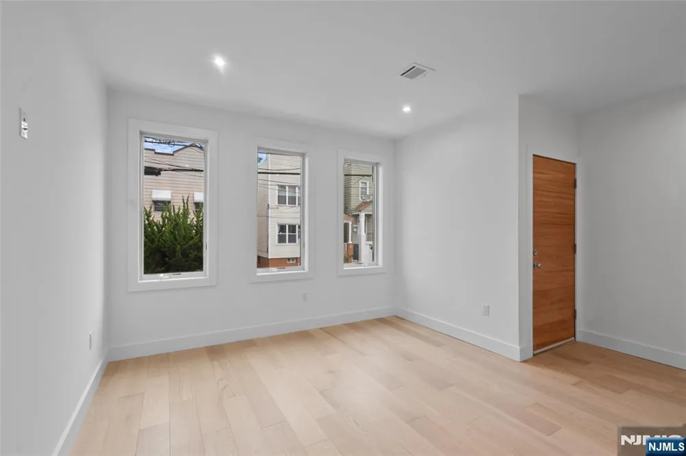 1409 85th Street North Bergen, NJ 07047