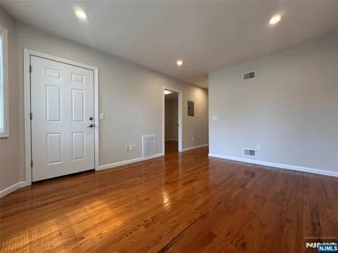 199 Maple Avenue