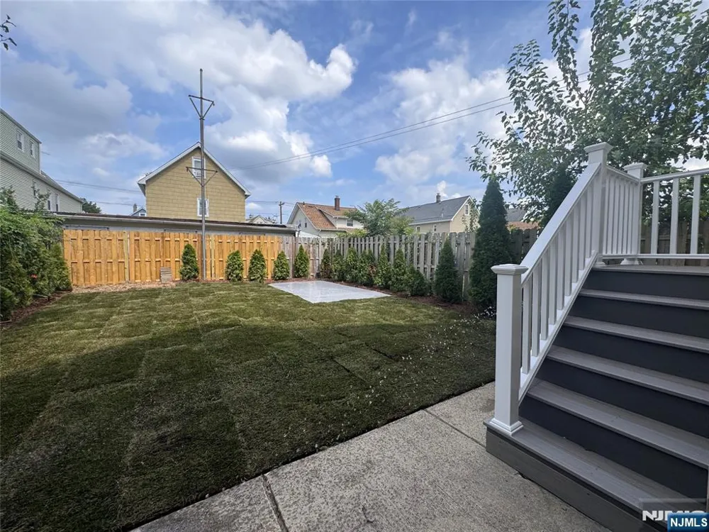 199 Maple Avenue Wallington, NJ 07057