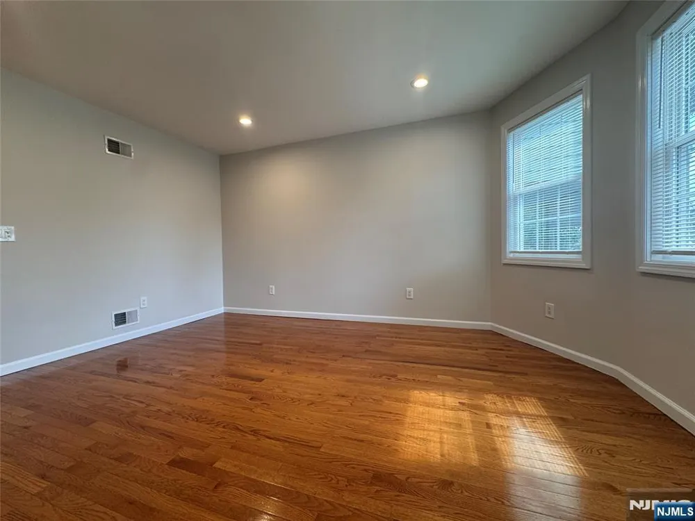 199 Maple Avenue Wallington, NJ 07057