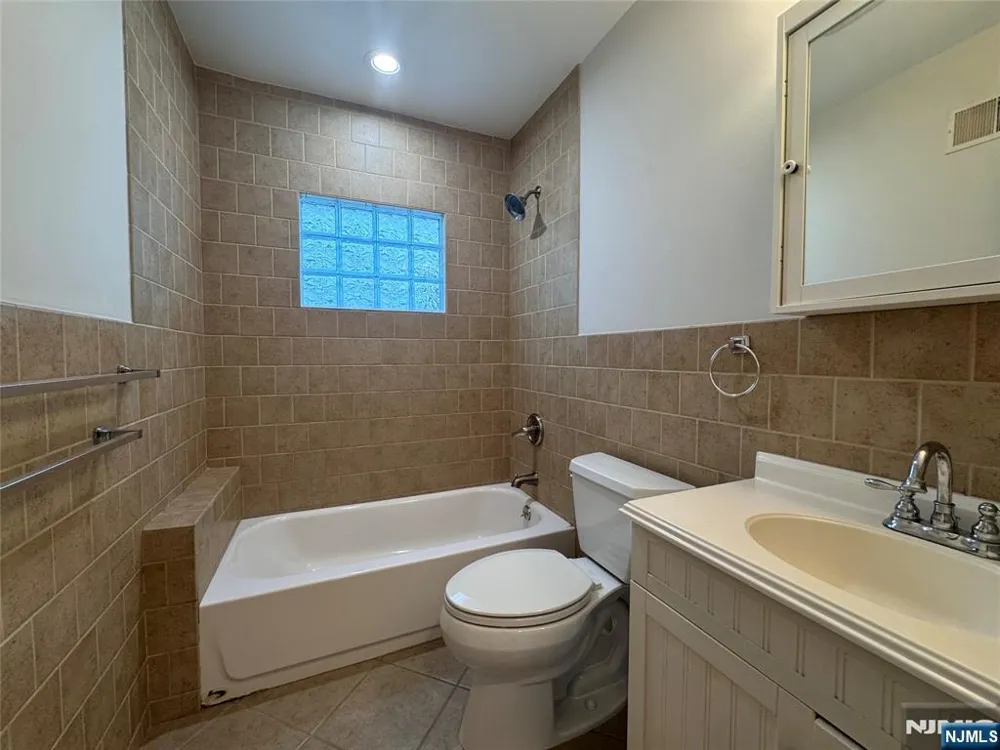 199 Maple Avenue Wallington, NJ 07057