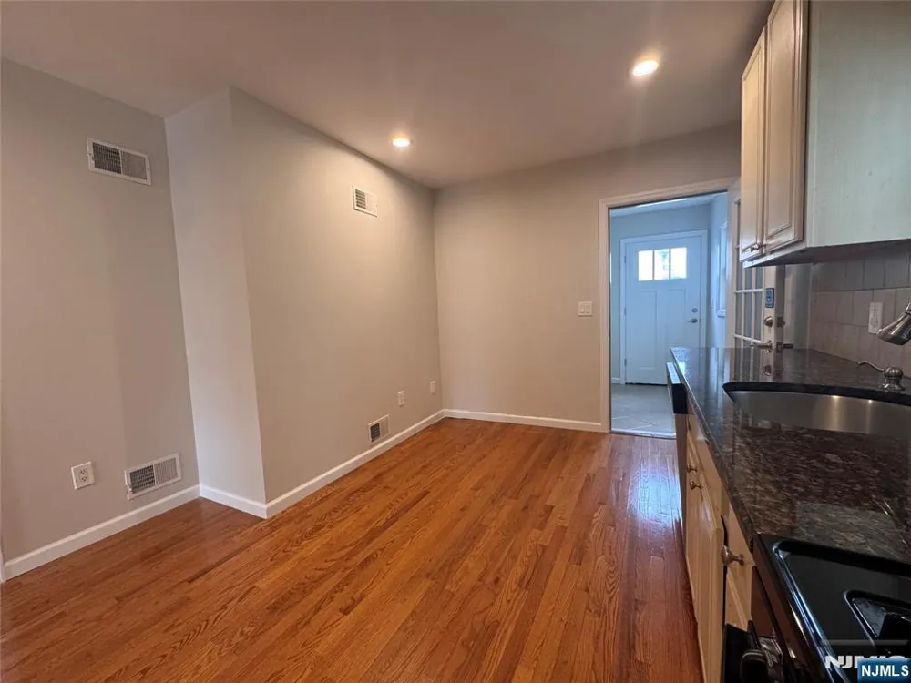 199 Maple Avenue Wallington, NJ 07057