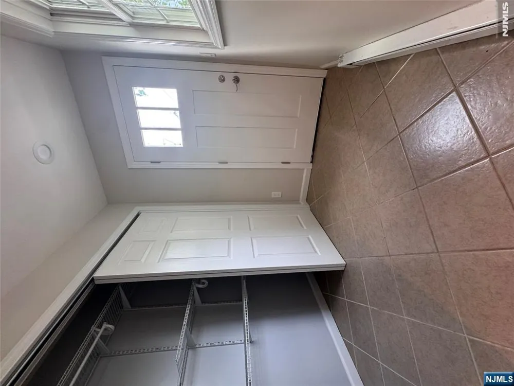 199 Maple Avenue Wallington, NJ 07057