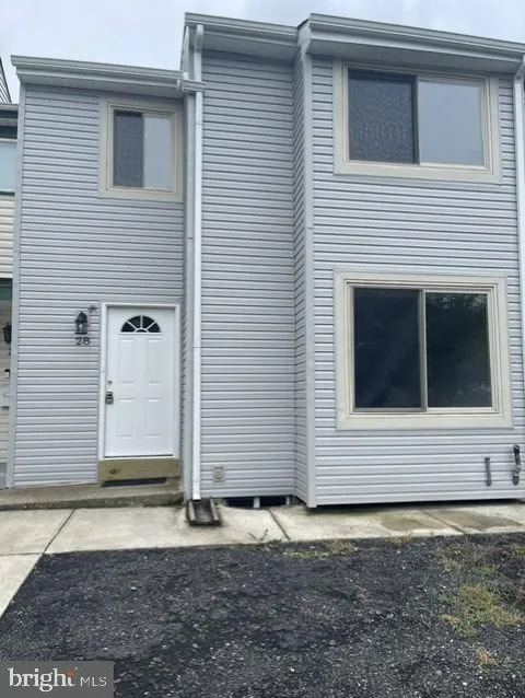 28 CANDLEWICK COURT