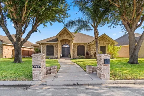 2712 Bluebird Avenue