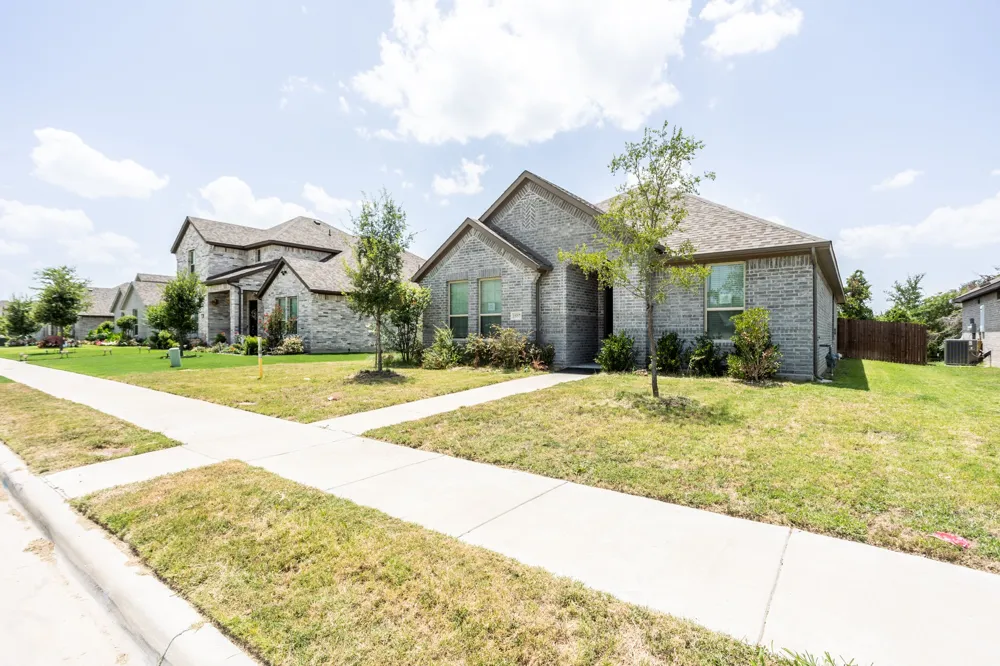 1557 Addison Drive Lancaster, TX 75134