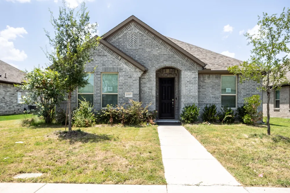 1557 Addison Drive Lancaster, TX 75134