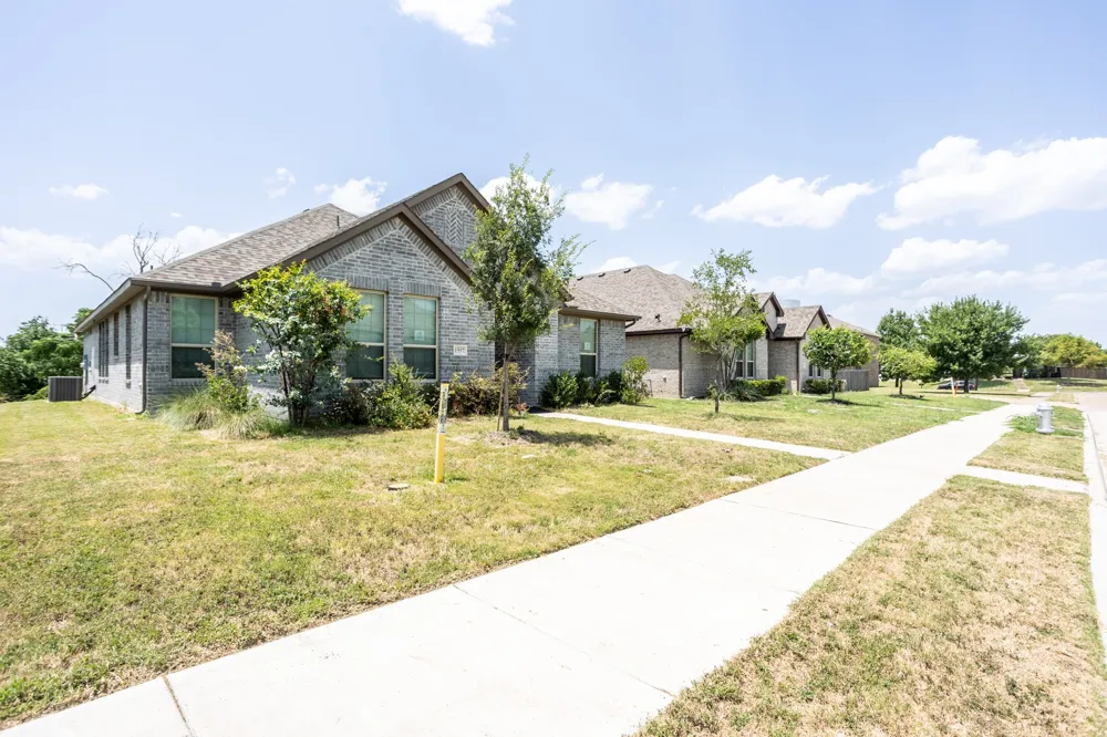 1557 Addison Drive Lancaster, TX 75134