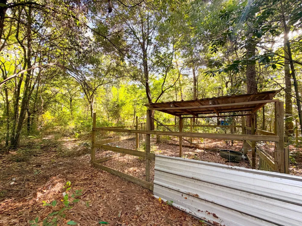 19124 Leicester New Caney, TX 77357