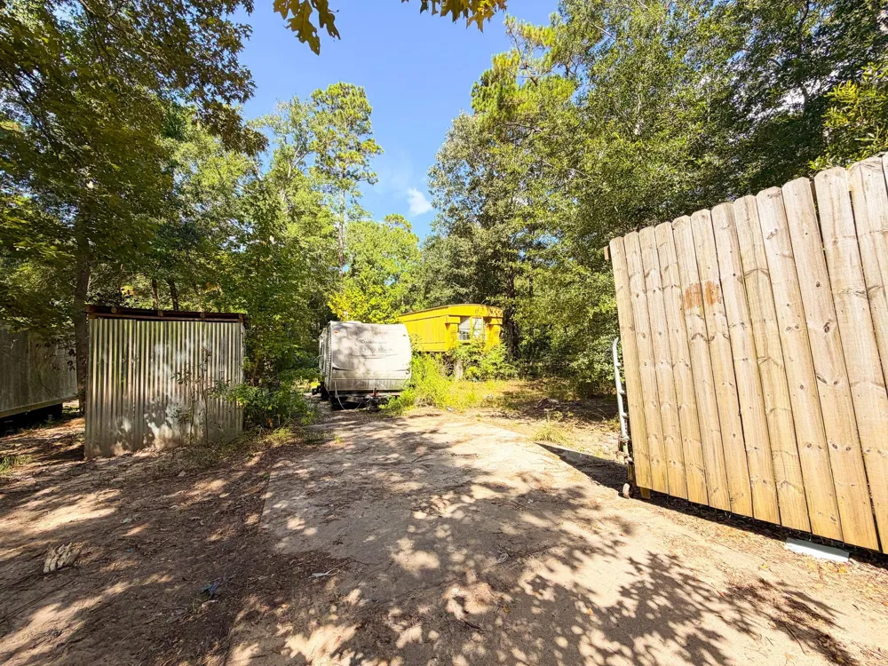 19124 Leicester New Caney, TX 77357