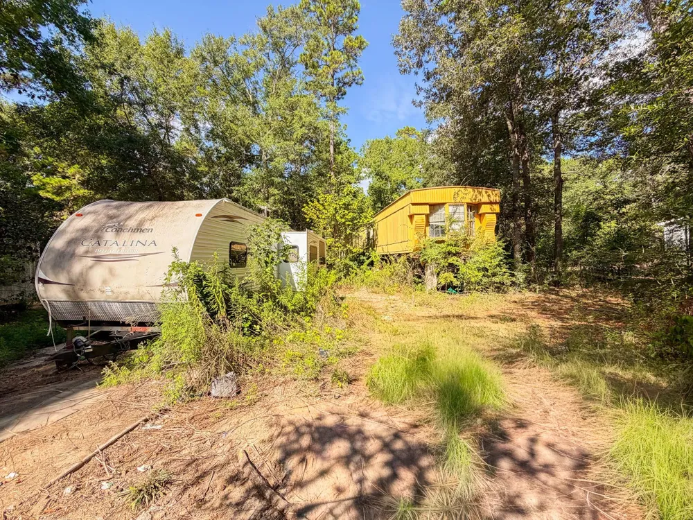 19124 Leicester New Caney, TX 77357
