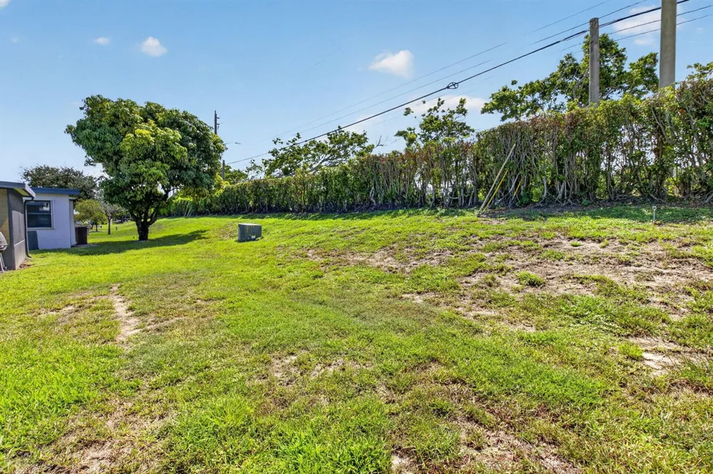5790 WANDA LANE Delray Beach, FL 33484