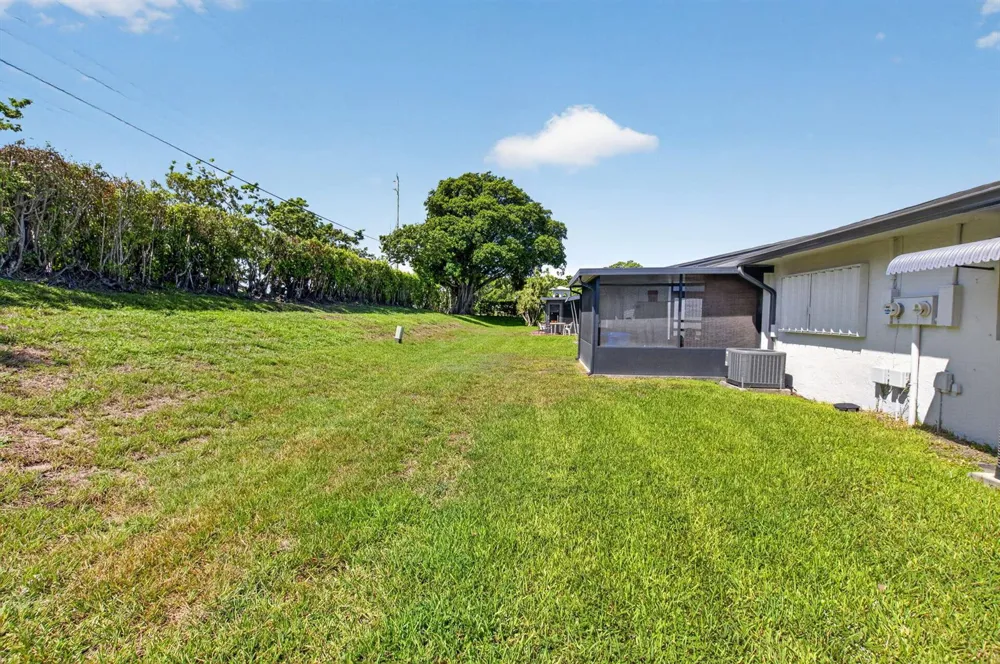 5790 WANDA LANE Delray Beach, FL 33484