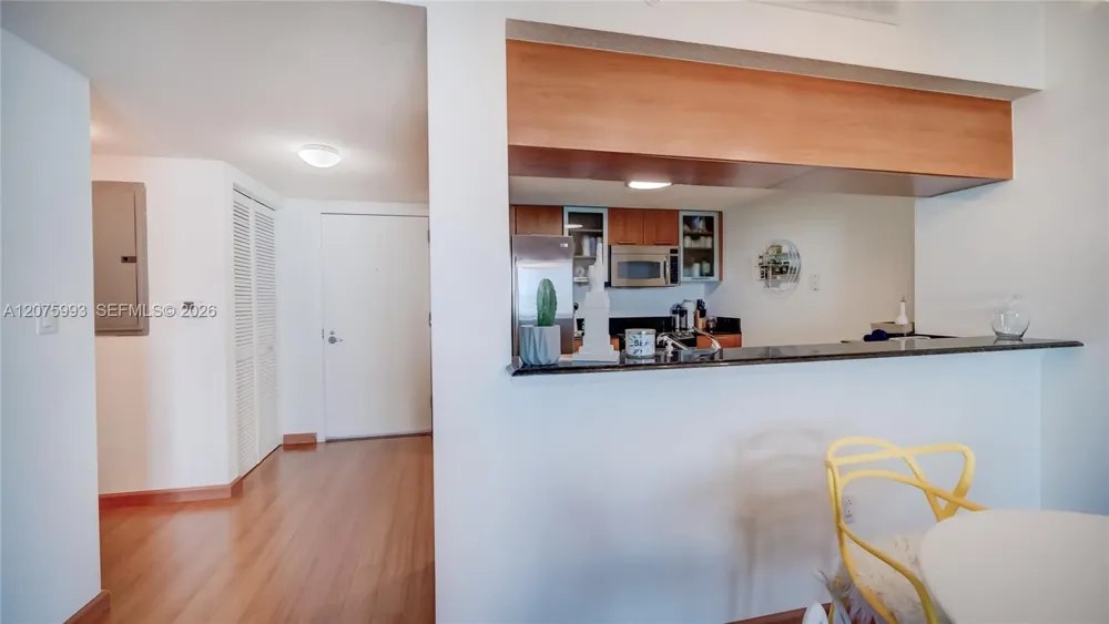 1800 Bayshore Dr #2108 Miami, FL 33132