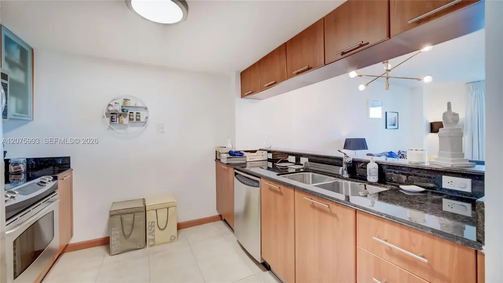 1800 Bayshore Dr #2108 Miami, FL 33132