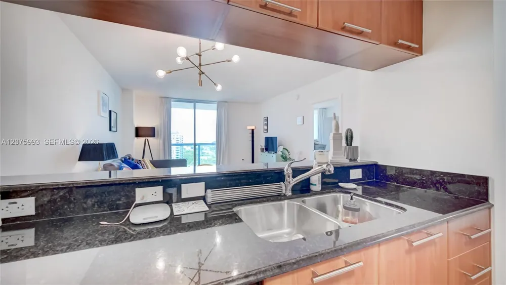 1800 Bayshore Dr #2108 Miami, FL 33132